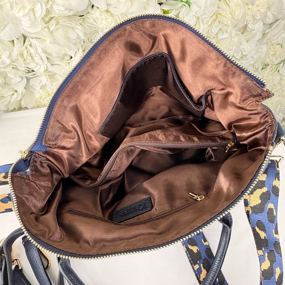 Kattee Navy Blue Pebbled Handbag – Includes 2 Straps - Picture 8 of 14